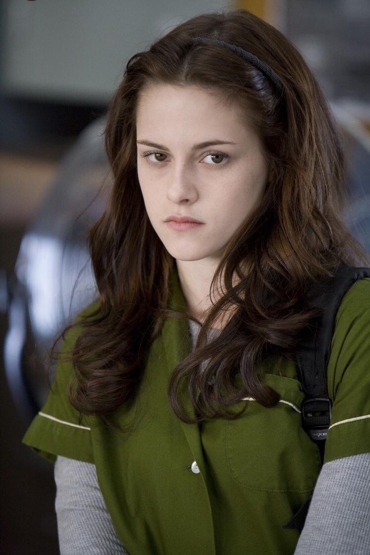 bella swan first day of school outfit